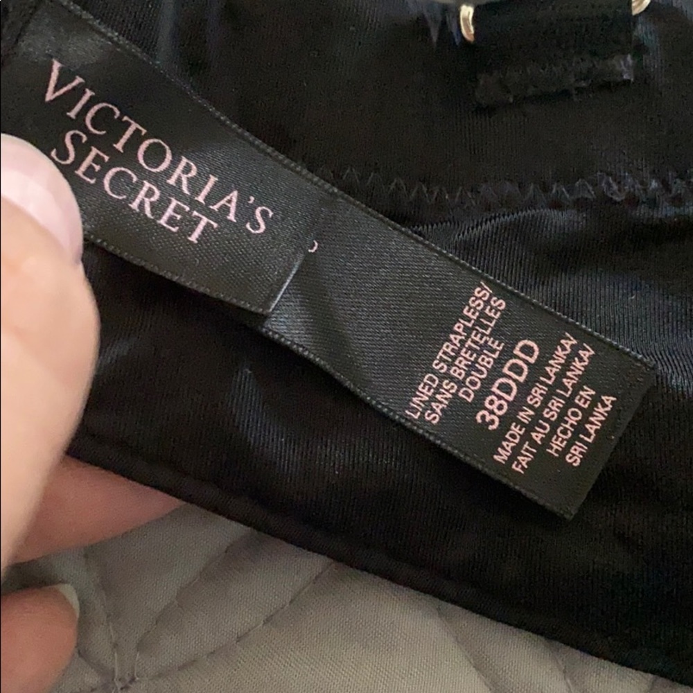 Victoria Secret Bra - Picture 2 of 3